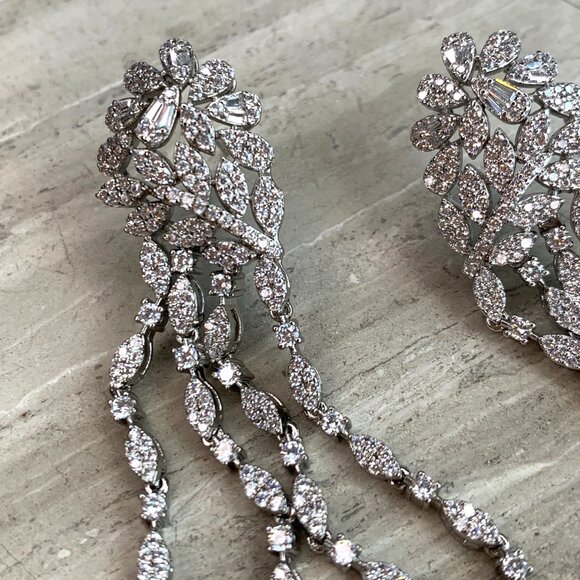 NEW~ Anthropologie SHASHI "Fleurir Drop" Pavé Crystal Fringe & Flower Earrings - Picture 7 of 15